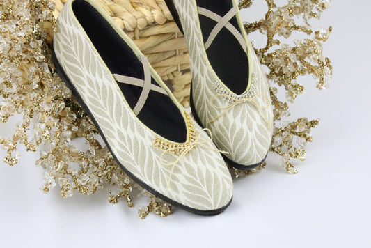 Holiday Limited Dove Feathers with Bamboo Laced Rhinestone and Bow