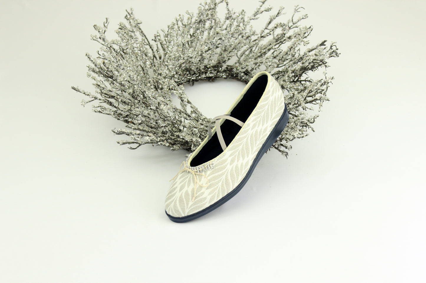 Holiday Limited Dove Feathers with Bamboo Laced Rhinestone and Bow